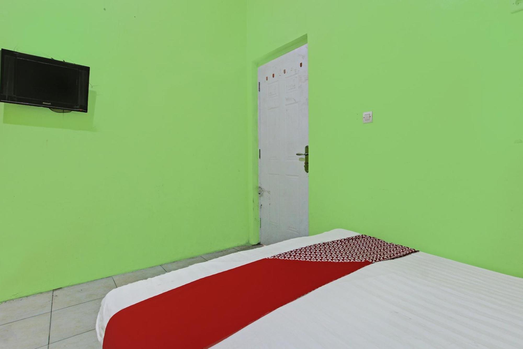 Oyo 92467 Cahyo Kost 1 Semarang