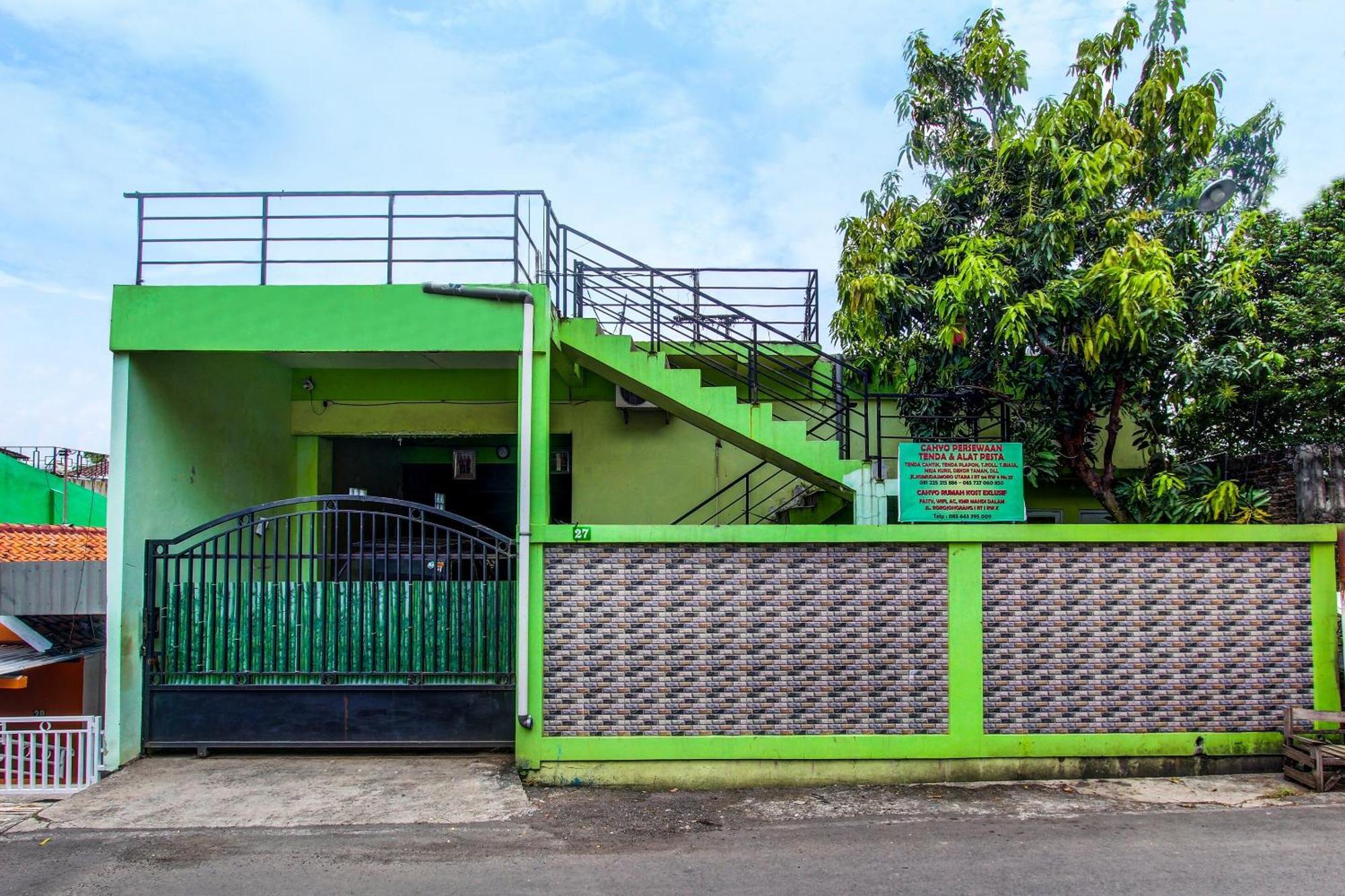 Hotel Oyo 92467 Cahyo Kost 1 Semarang